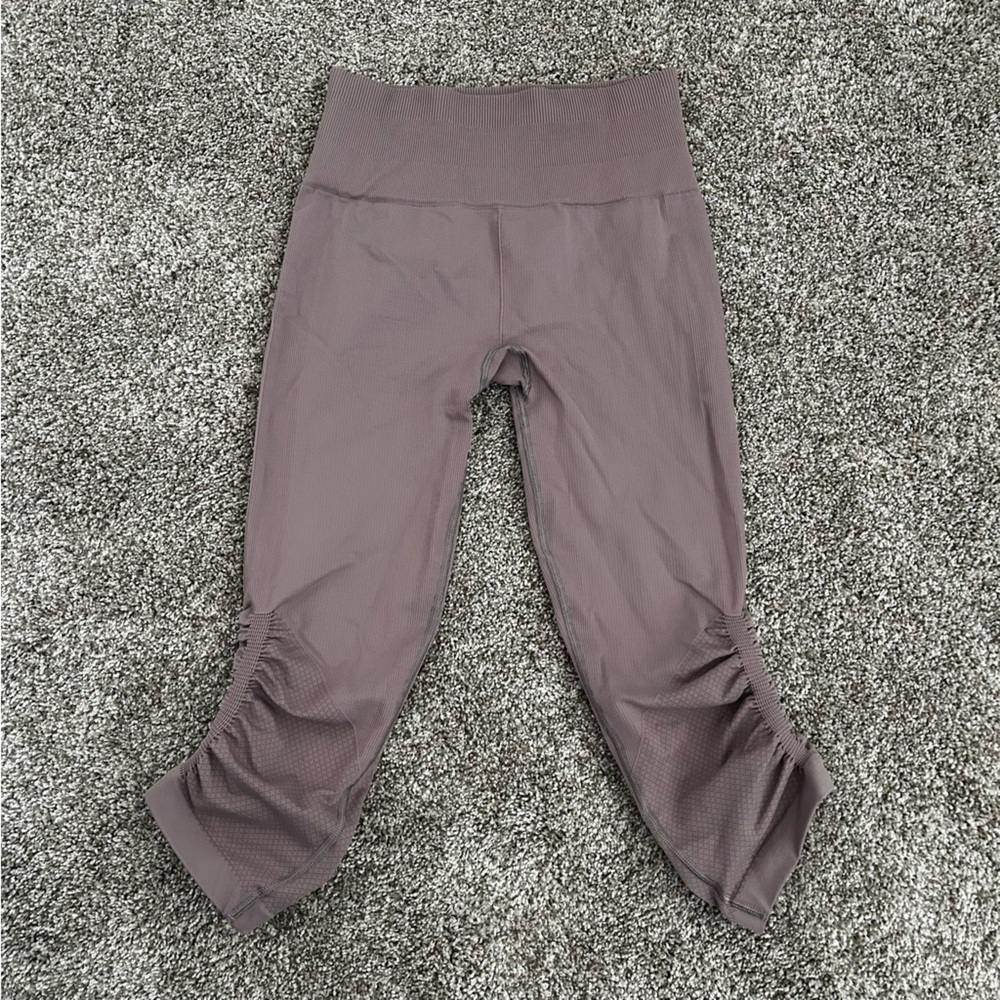 Lululemon light pink leggings